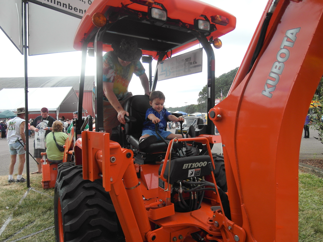 August 07, 2010 - Benton Co Fair. BIG DIGGER!