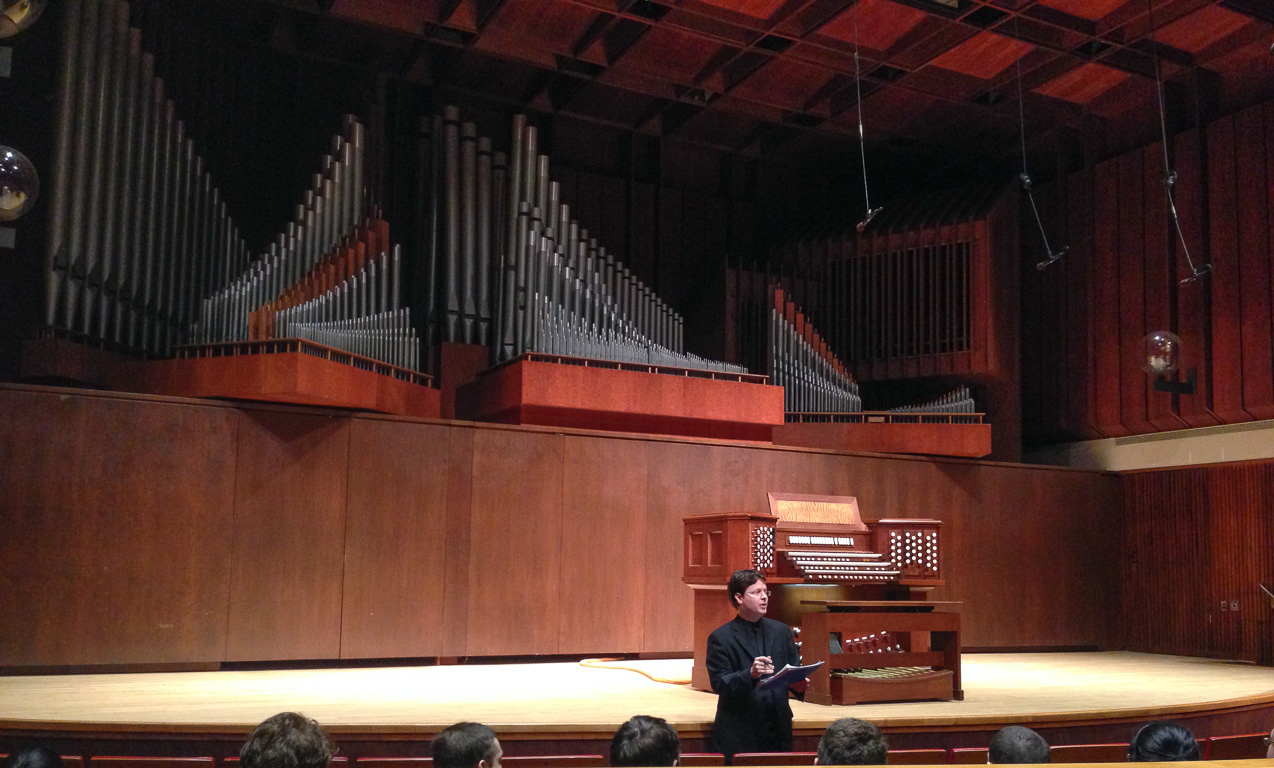  October 16, 2014 - Visiting Juliard School for a master-class in organ.
